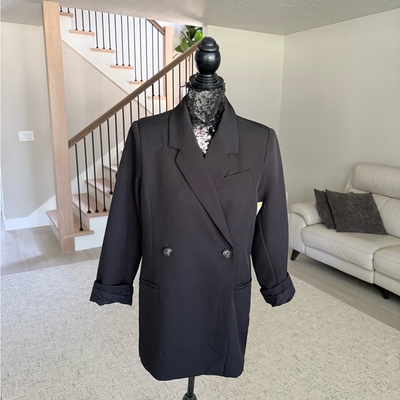 Steve Madden Black Double-Breasted Blazer with Wide Lapel - Picture 6 of 6